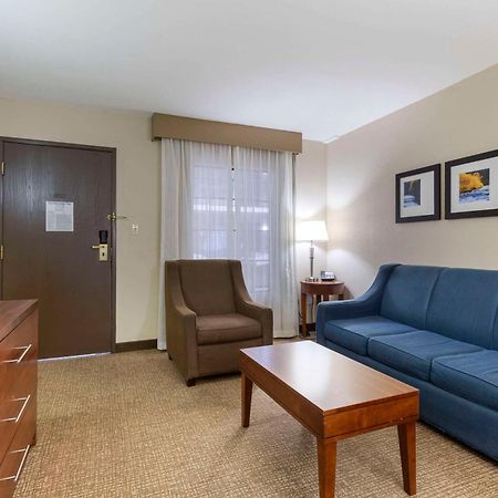 Comfort Suites Near Potomac Mills Woodbridge Exteriör bild