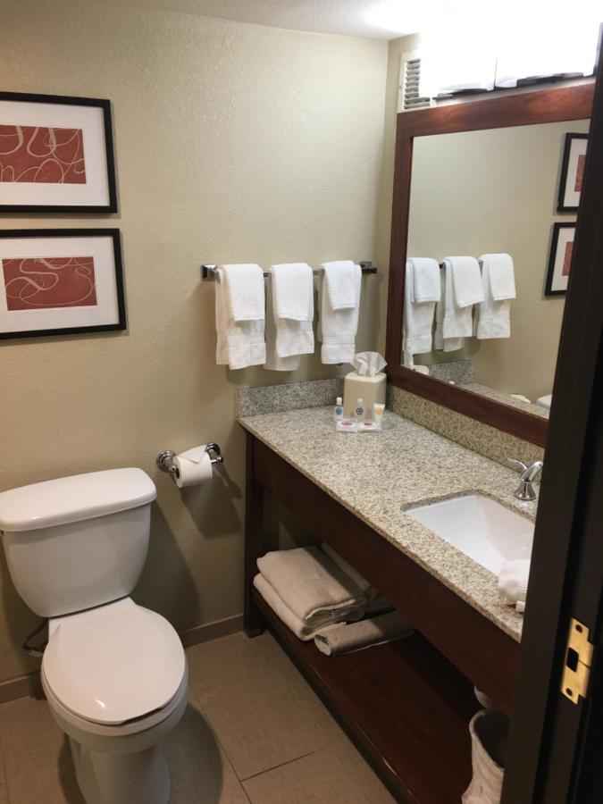 Comfort Suites Near Potomac Mills Woodbridge Exteriör bild