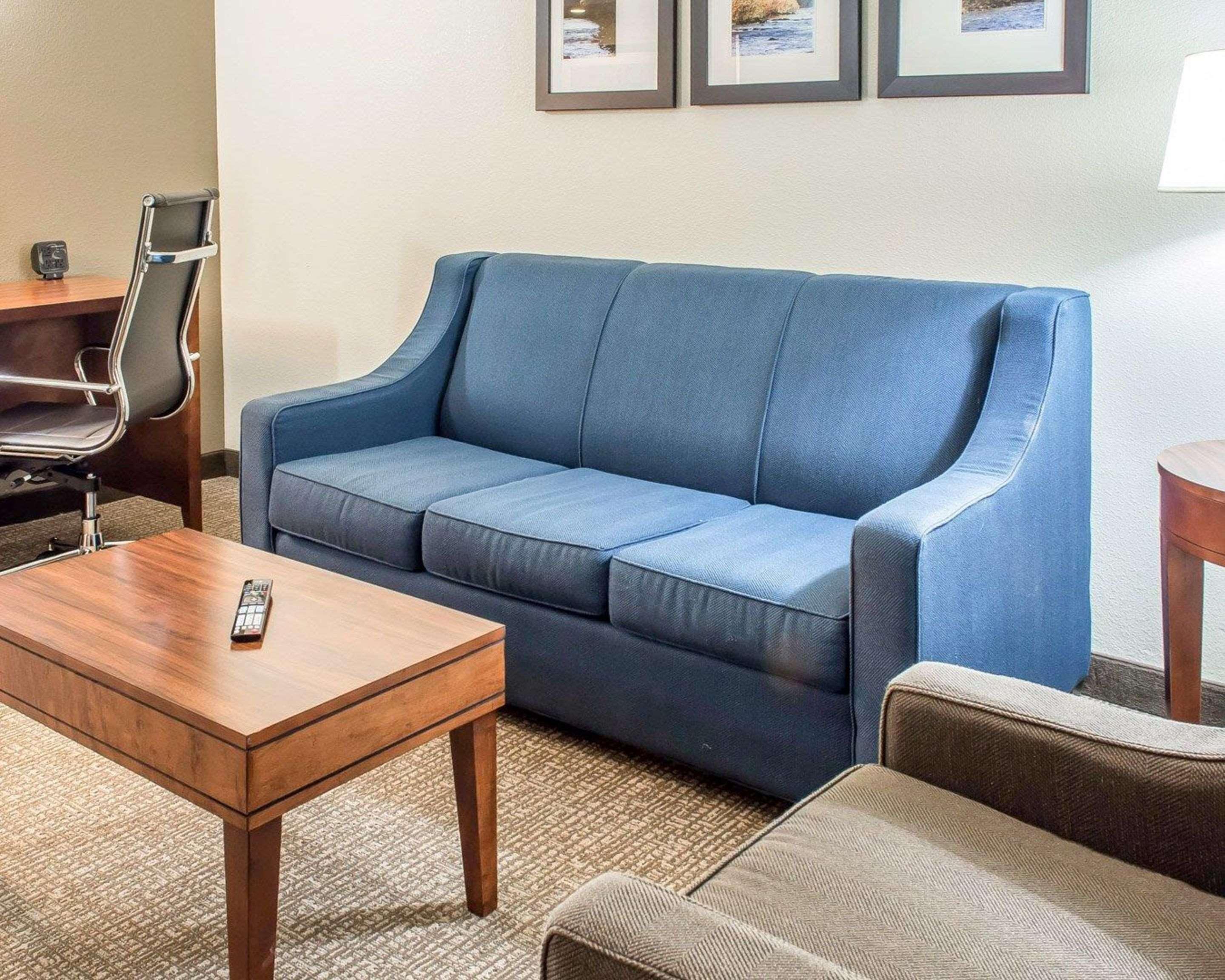 Comfort Suites Near Potomac Mills Woodbridge Exteriör bild
