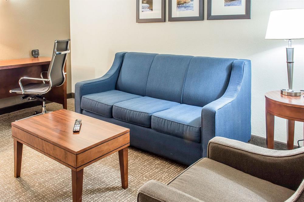 Comfort Suites Near Potomac Mills Woodbridge Exteriör bild