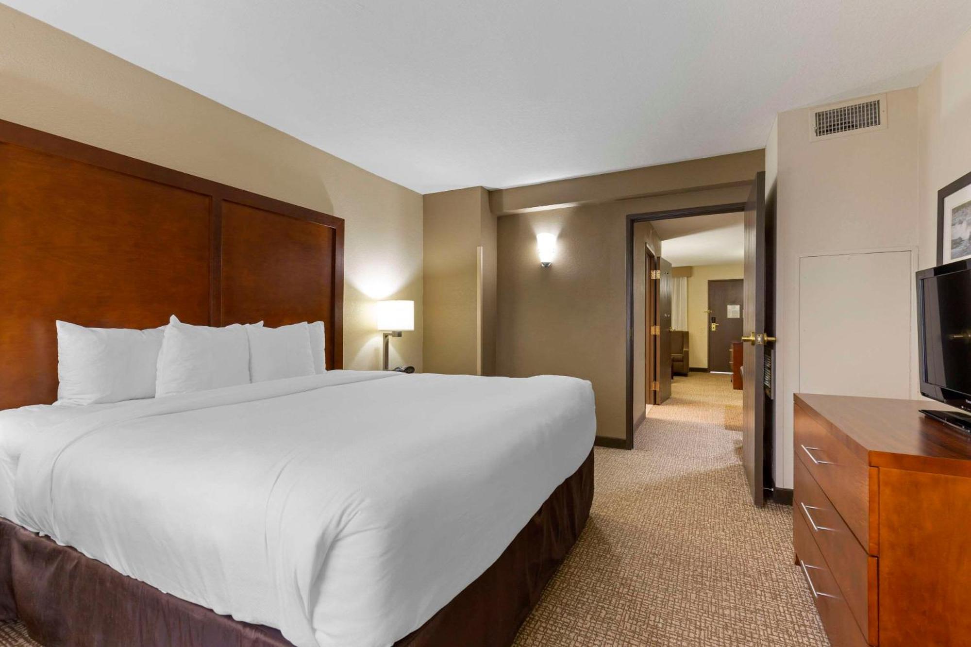 Comfort Suites Near Potomac Mills Woodbridge Exteriör bild